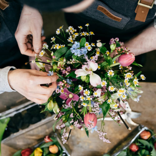 Blumendekoration Blumenstrauss Handarbeit