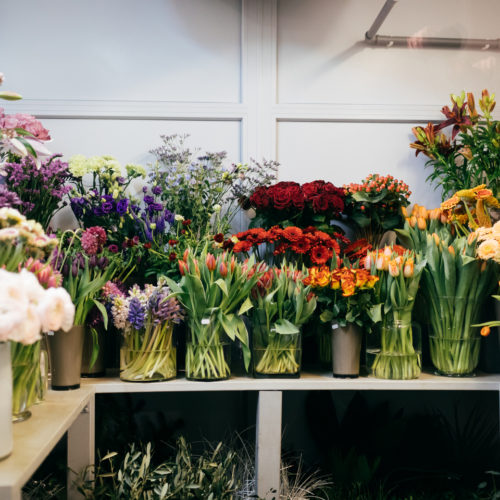 Blumenverkauf Blumenangebot Lilien Rosen Gerbera Tulpen