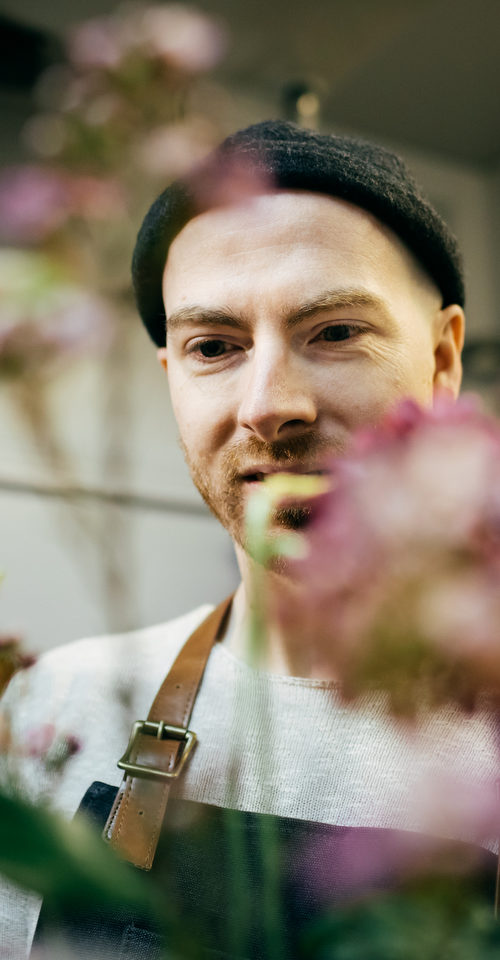 Blumenverkäufer bei der Arbeit
