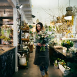 Blumenverkäuferin Blumenstrauss Geschenk