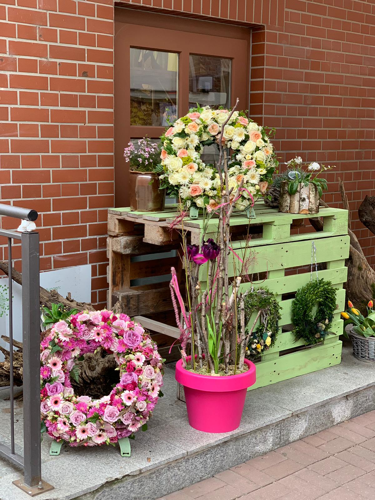 Blumenkranz Beerdigung Trauergast