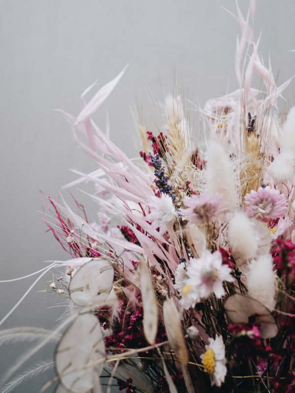 "Haferliebe", Trockenblumen in Rosé mit schönen Kontrasten